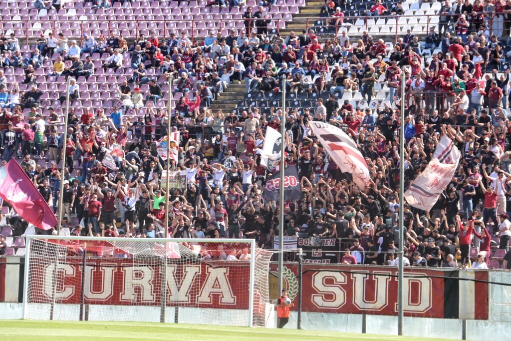 Reggina-Paternò Curva Sud semivuota ultras tifosi granillo