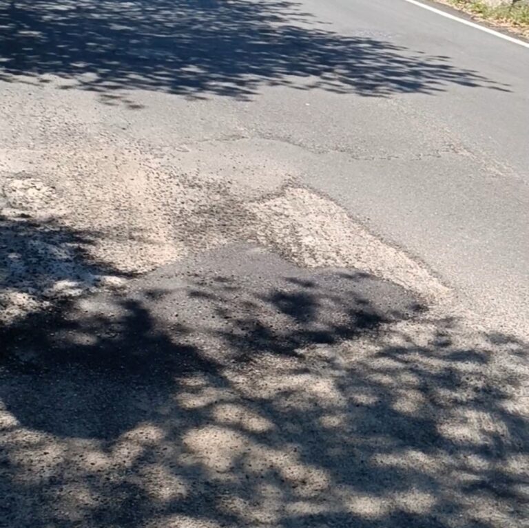 Viabilità a Reggio Calabria: cittadini denunciano la pericolosità di una strada appena asfaltata