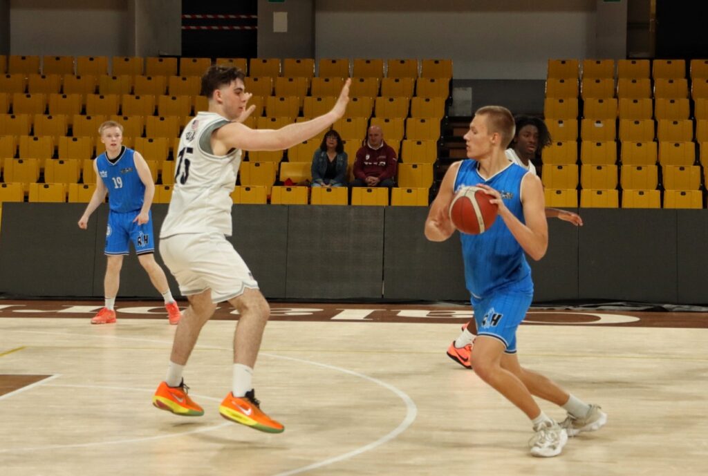 Superfinal EYBL Reinar-Rens United