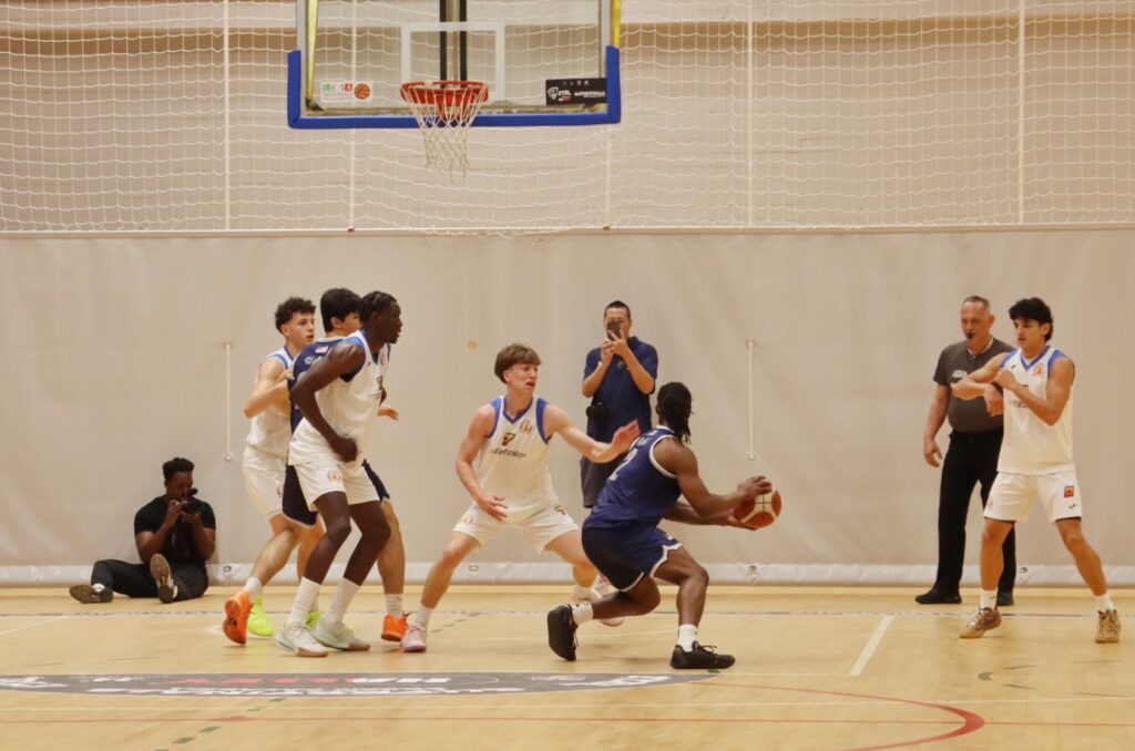 Superfinal EYBL Rens United-IBA