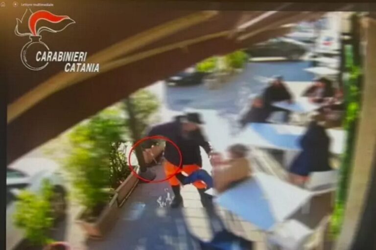 Follia di gelosia nel catanese: accoltella un 76enne al bar, 59enne arrestato con sei coltelli