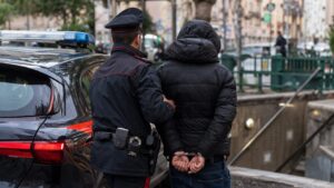 arresto carabinieri metro