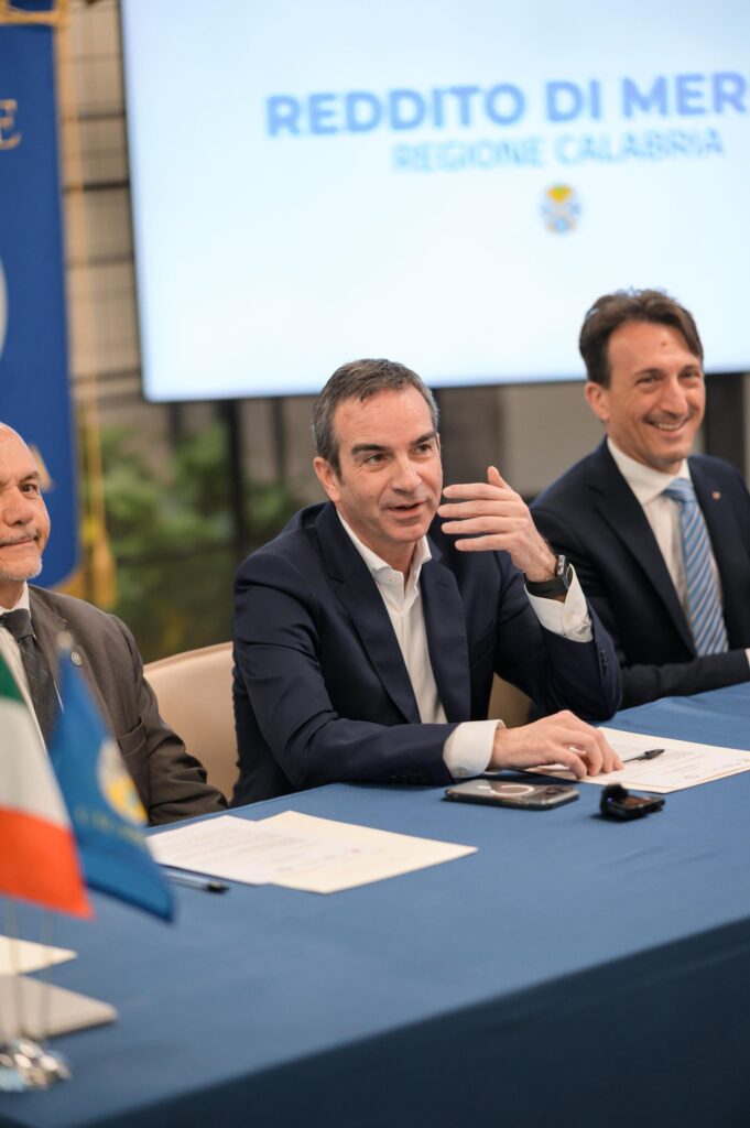 conferenza stampa Calabria Reddito di Merito