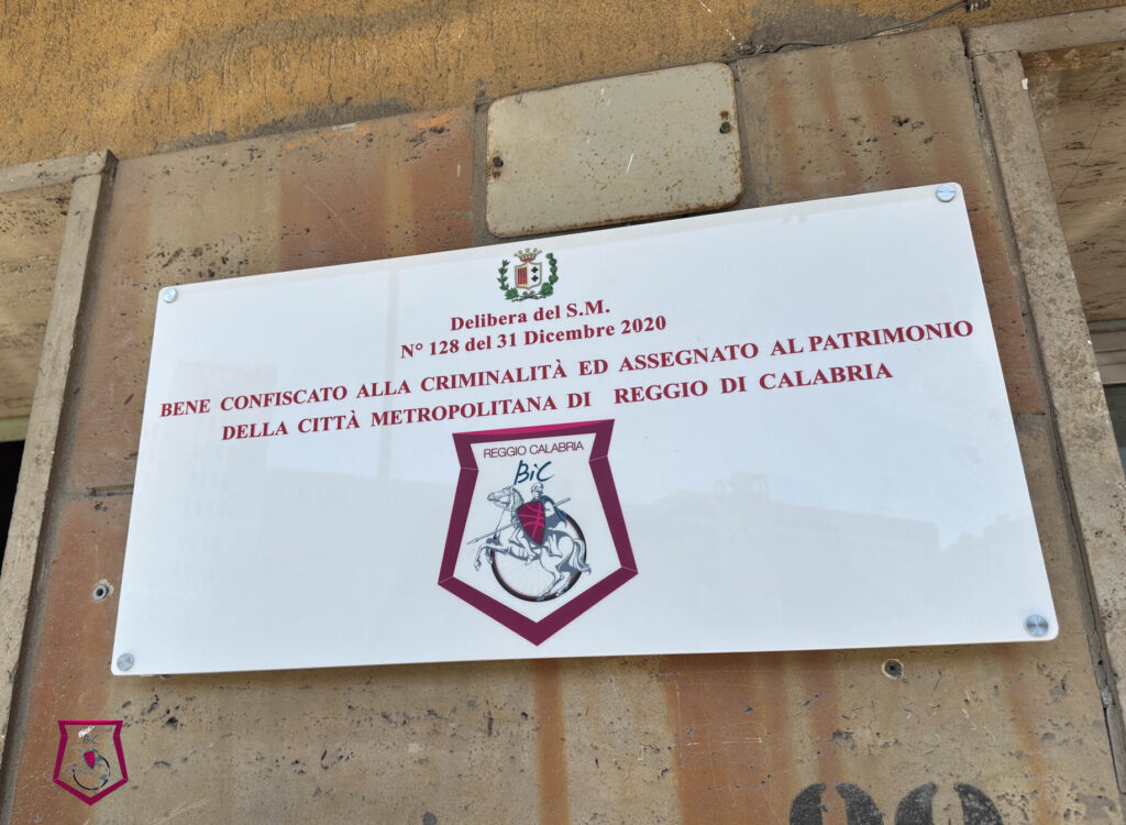 consegna pulmino e nuova sede reggio bic bene confiscato