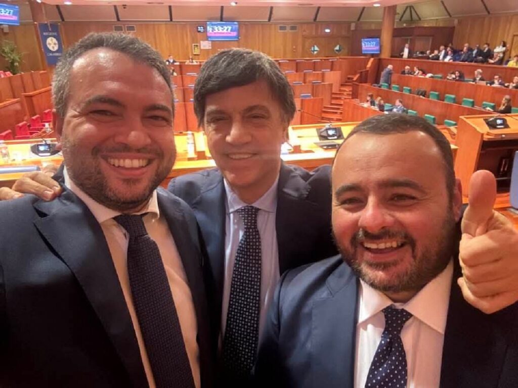 galati, rosa, pitaro