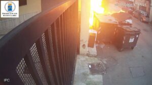 incendio cassonetti sbarre