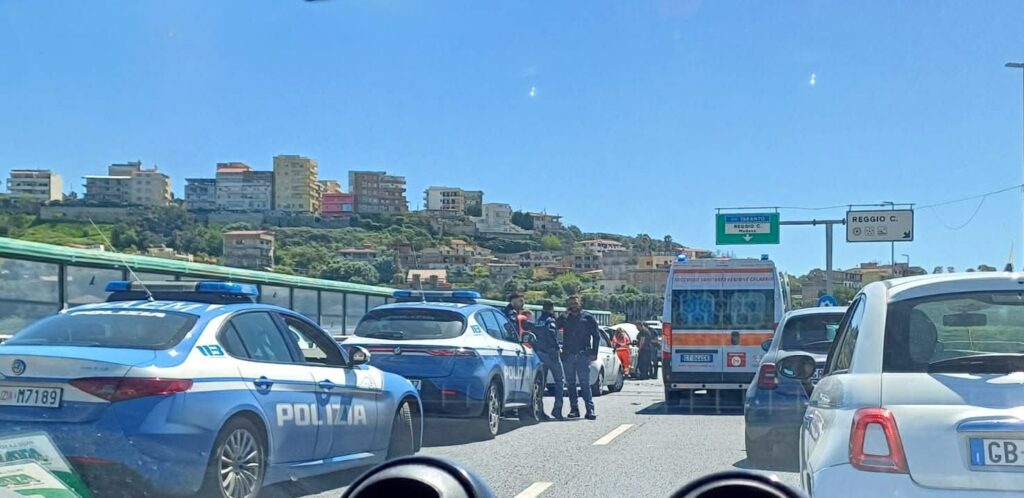 incidente raccordo autostradale