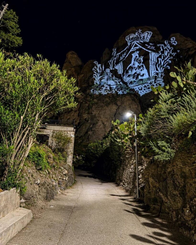 pentedattilo illuminato