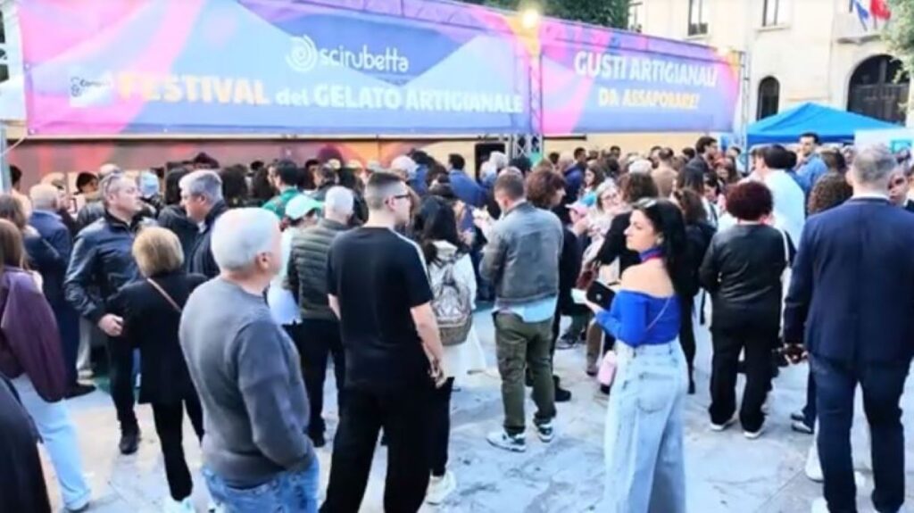 A Reggio Calabria un antipasto della magia di Scirubetta: tantissimi i presenti in centro | INTERVISTA