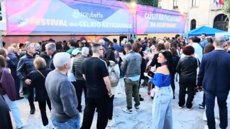 A Reggio Calabria un antipasto della magia di Scirubetta: tantissimi i presenti in centro | INTERVISTA