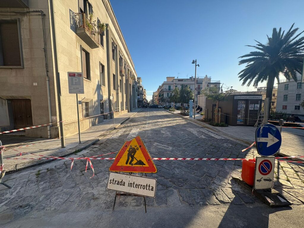 strada chiusa piazza de nava