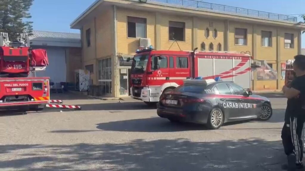 vigili del fuoco carabinieri negozio cinesi via padova