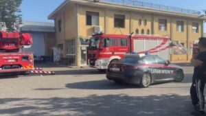 vigili del fuoco carabinieri negozio cinesi via padova