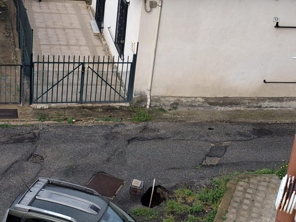 voragine via mercalli