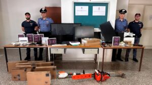 deferimento 5 persone per furti vari
