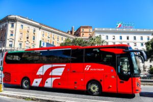 Busitalia, società di Trenitalia (Gruppo FS), arricchisce la propria offerta con due nuovi collegamenti notturni dalla Calabria all’Umbria e alla Toscana