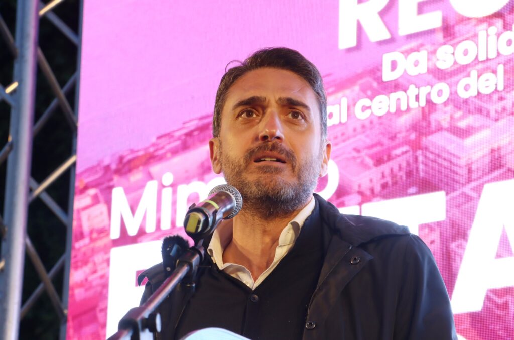 Comizio di Mimmo Battaglia a Piazza Duomo Nicola Irto
