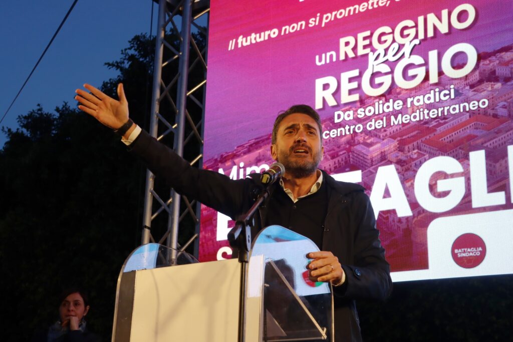 Comizio di Mimmo Battaglia a Piazza Duomo Nicola Irto