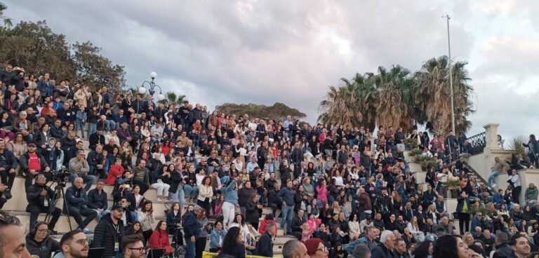 Reggio Calabria in festa per il 1° Maggio, all’Arena “Ciccio Franco” il concerto che celebra la musica italiana e i giovani talenti | FOTO e VIDEO