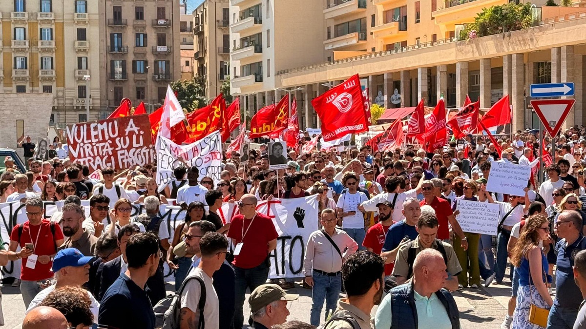 Falcone, partito dal tribunale corteo movimenti e associazioni a Palermo