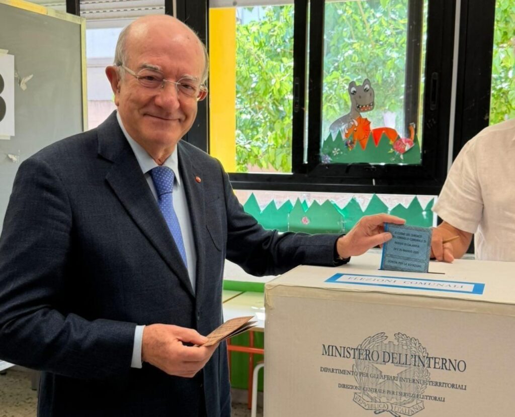 Eduardo Lamberti Castronuovo al voto elezioni 2026