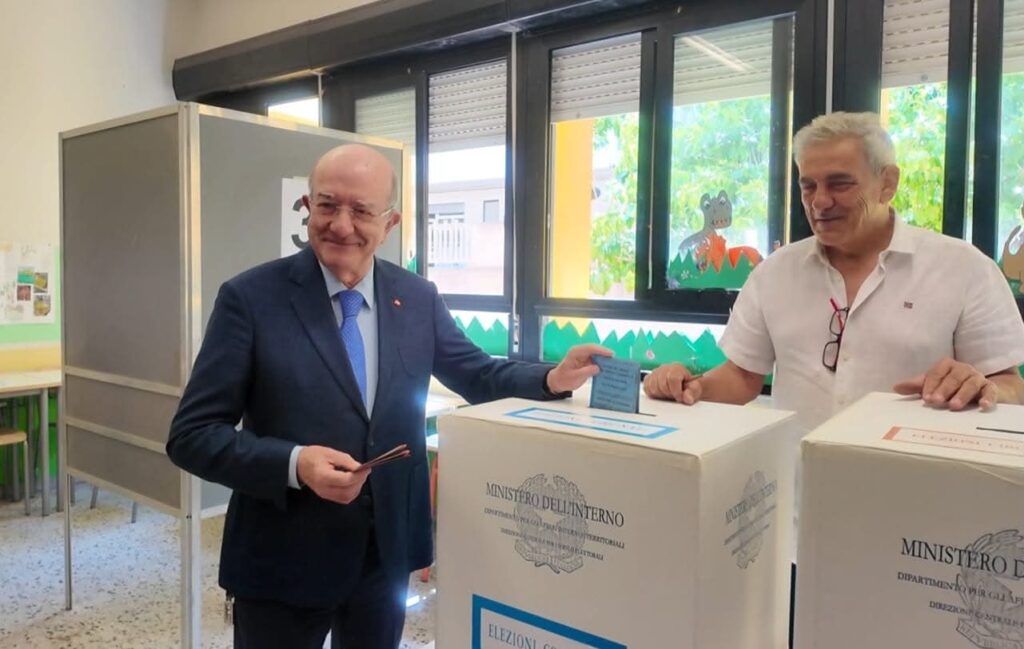Eduardo Lamberti Castronuovo al voto elezioni 2026