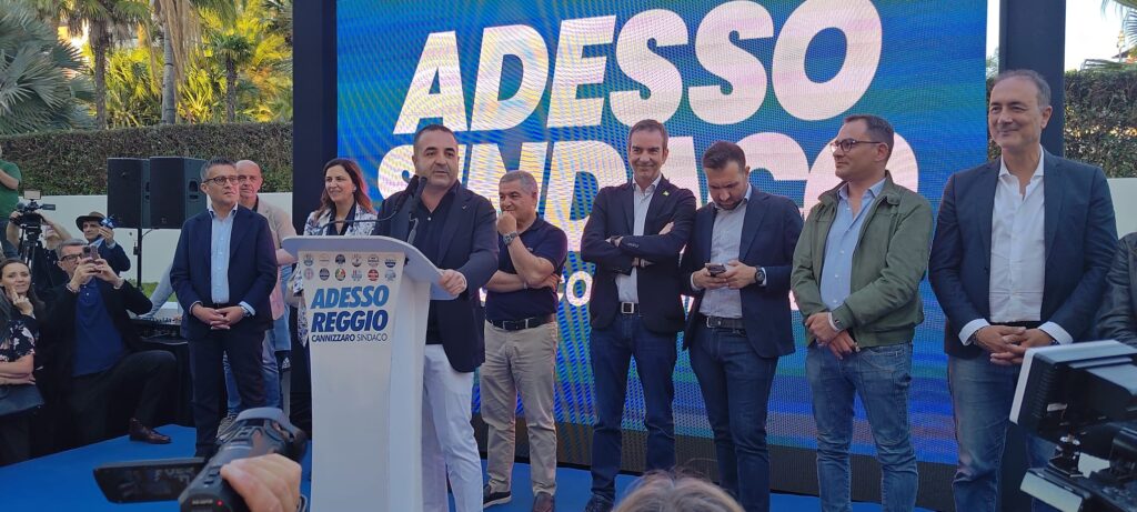 Francesco Cannizzaro parla dal palco