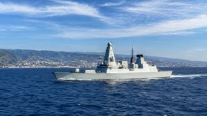 HMS Dauntless stretto di messina