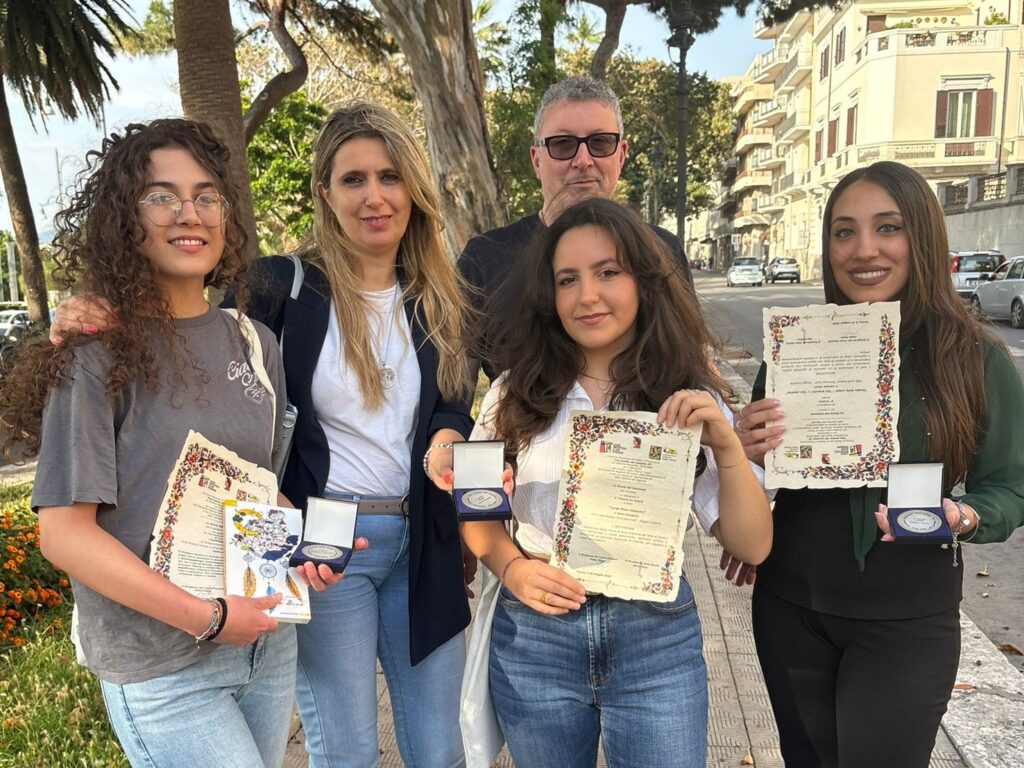 Il Liceo Tommaso Gullì premiato dalla Camera dei Deputati al concorso Una poesia dal cassetto