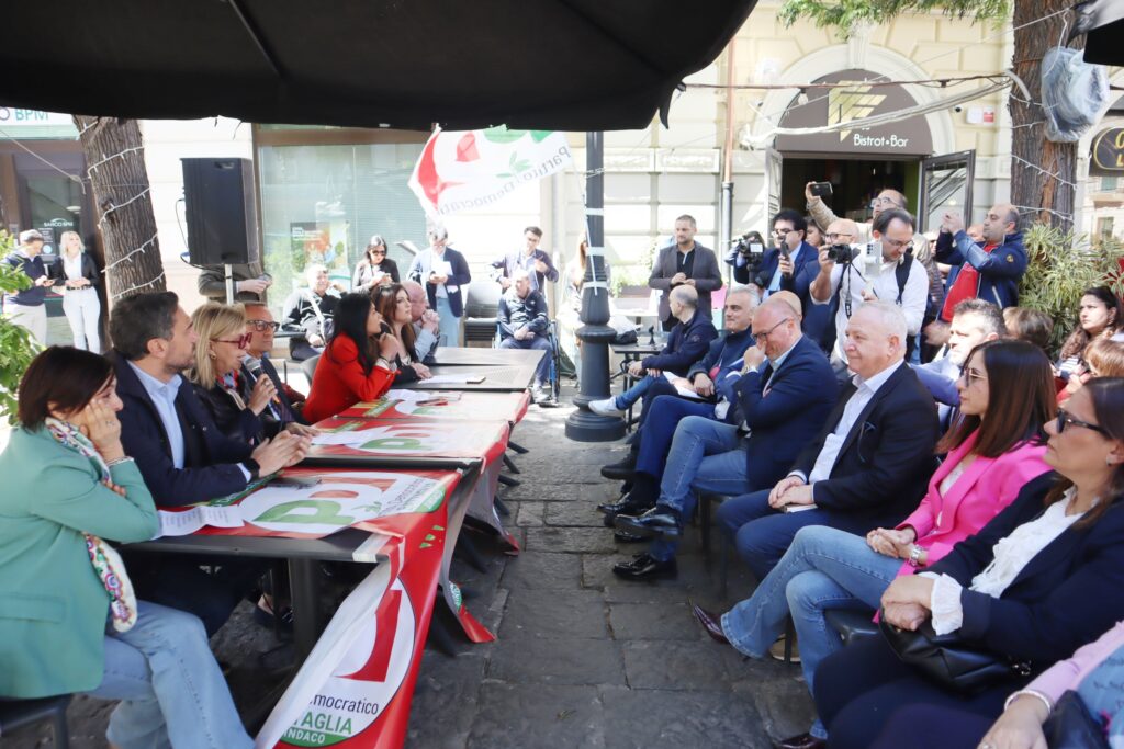 Il PD presenta la lista per le elezioni di Reggio Calabria