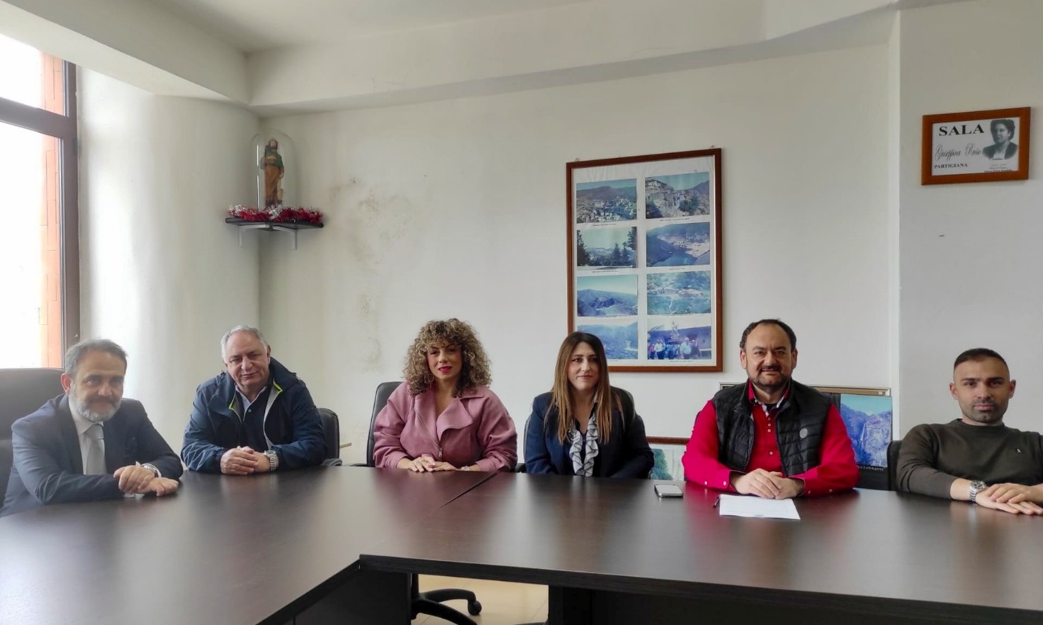 Il prof. Paolo Ferrara candidato a Sindaco di Roccaforte insieme ai suoi consiglieri D’Agostino, Iero, Mafrici, Viglianisi e Azzarà