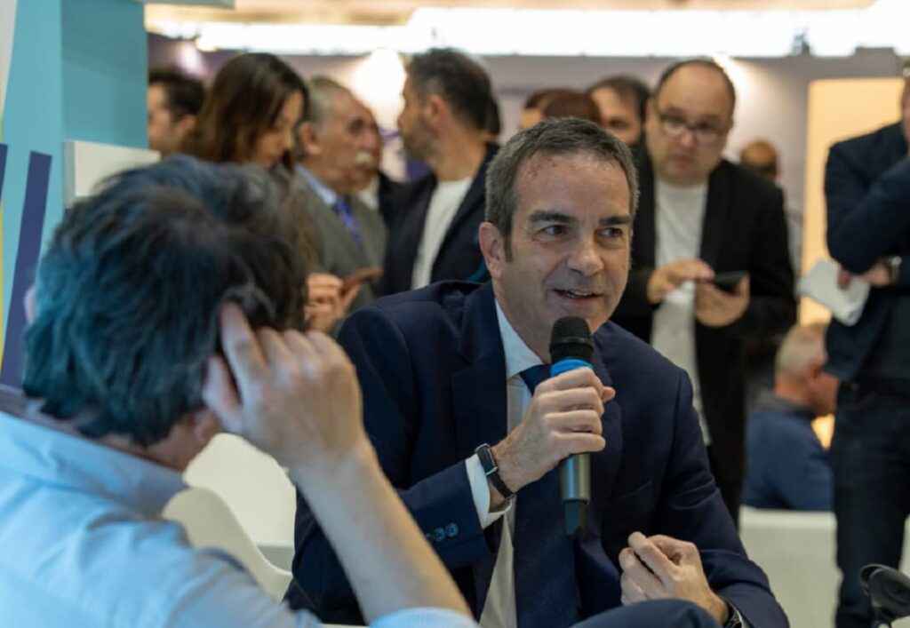 Occhiuto salone libro