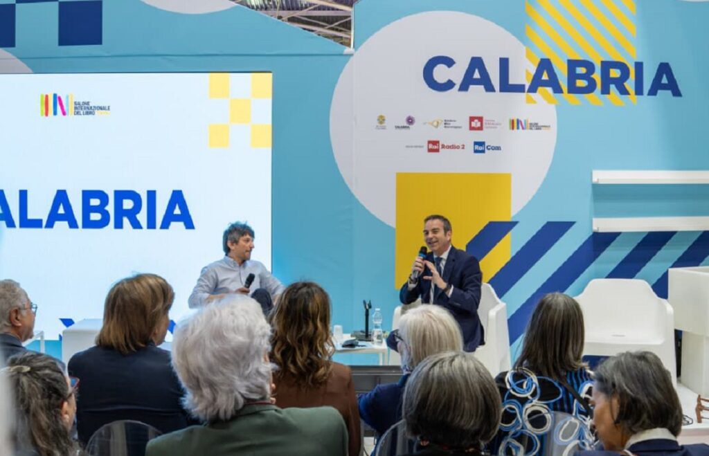 Occhiuto salone libro