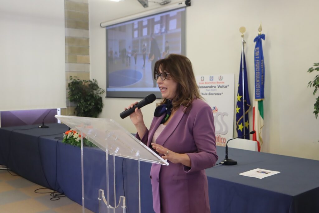 Palestra Liceo Scientifico Alessandro Volta intitolata a a coach Gaetano Gebbia