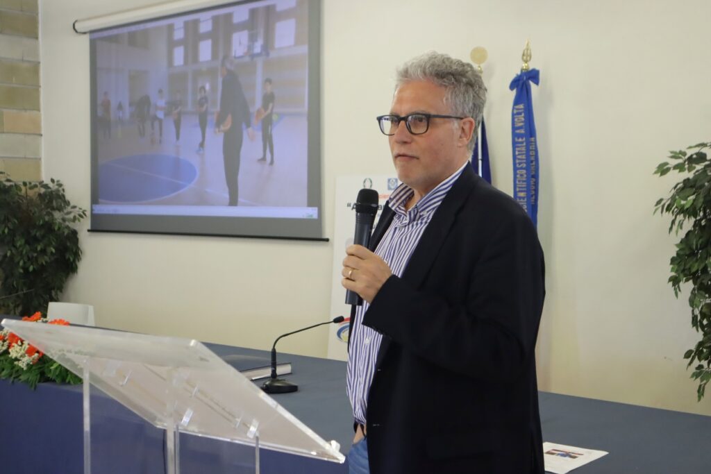 Palestra Liceo Scientifico Alessandro Volta intitolata a a coach Gaetano Gebbia
