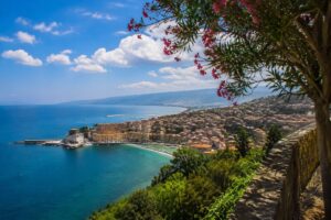 Panorama costiero mediterraneo