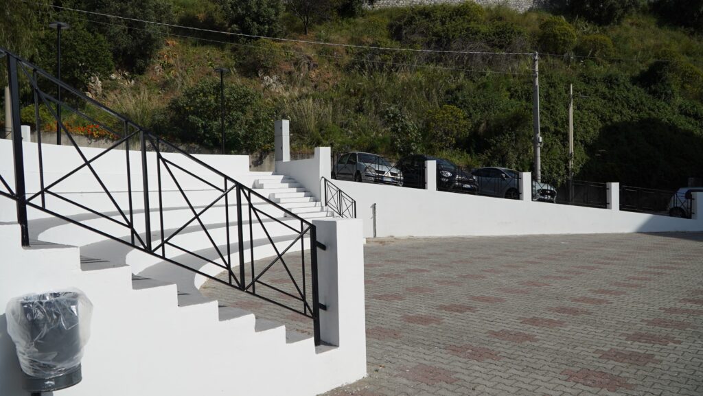 Piazza e campo di calcetto Oliveto