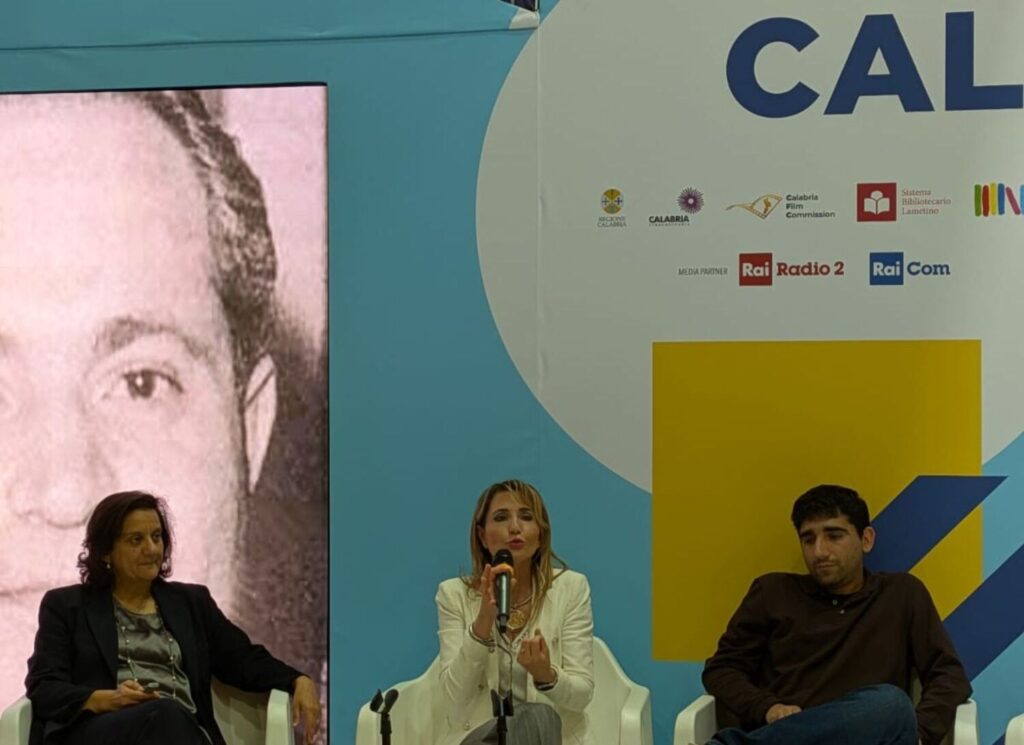 Salone del Libro - Presentazione costabile futuro
