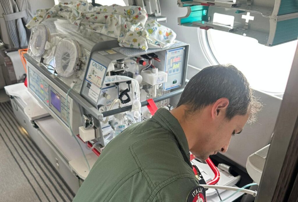 Soccorso neonati aeronautica militare