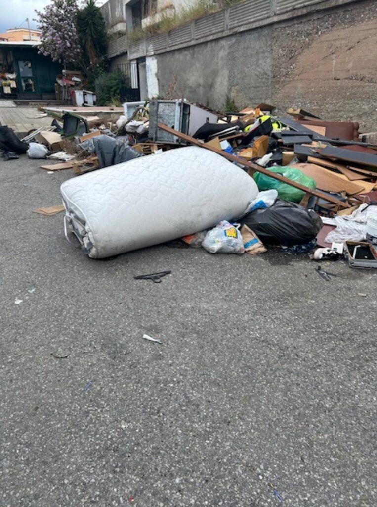 Spazzatura Rione Modena