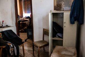 Stanza trascurata e disordinata