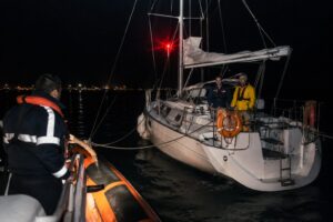 barca a vela avaria