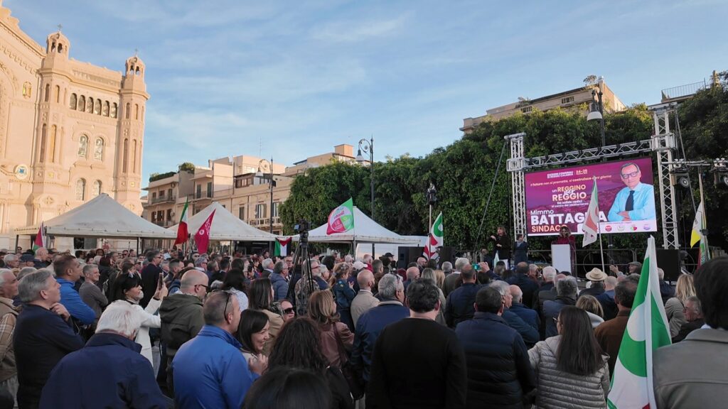 comizio battaglia piazza duomo