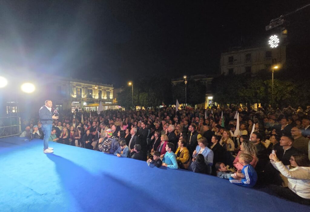 comizio cannizzaro presentazione liste forza italia e cannizzaro sindaco
