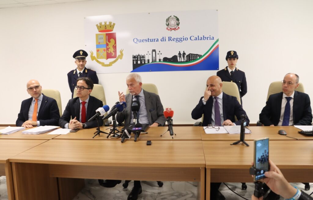 conferenza stampa arresti comune questura
