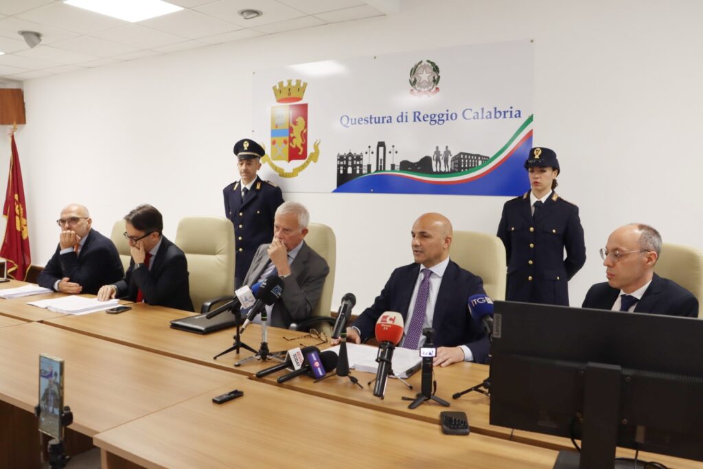 conferenza stampa arresti comune questura