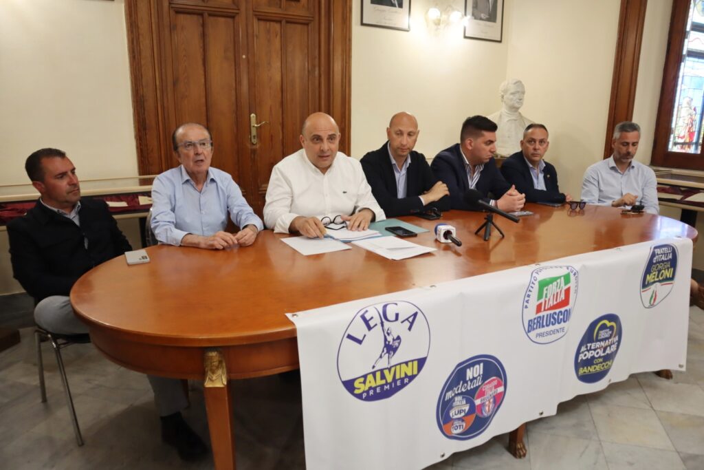 conferenza stampa centrodestra