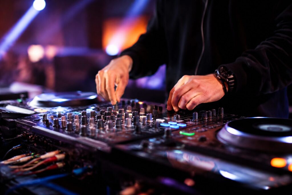 dj