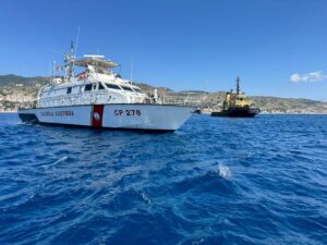 esercitazione stretto di messina guardia costiera