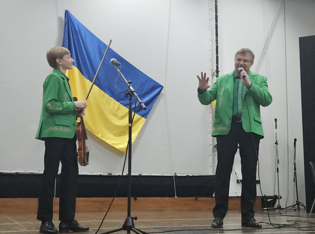 esibizione artisti D. e I. Khoma